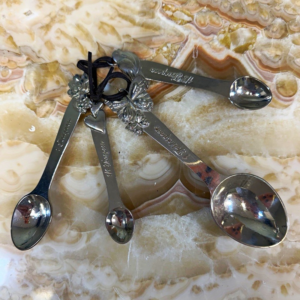 Vintage India Floral Butterfly Heart Measuring Spoon Set of 4 Silver Tone Metal